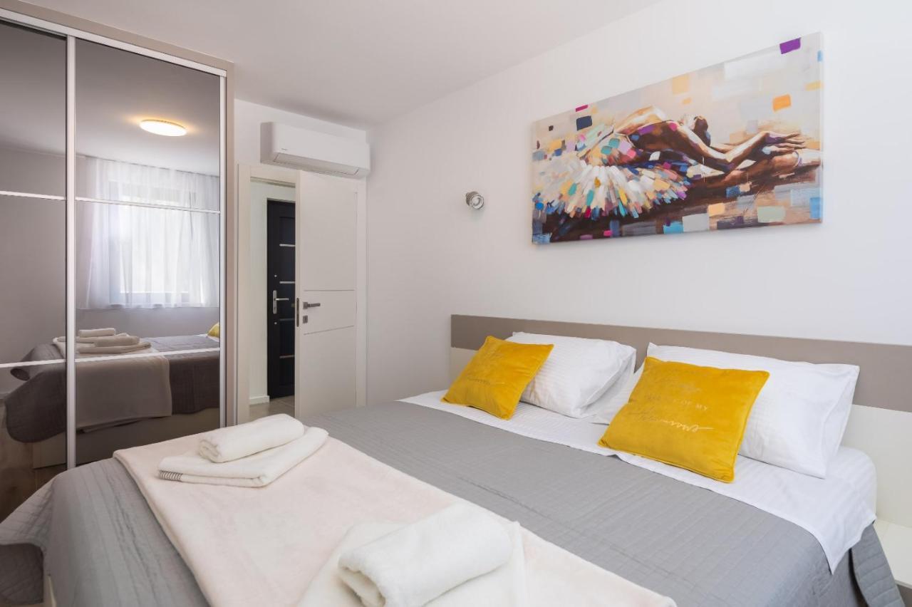 Luxury Apartment Sea Pakoštane Buitenkant foto
