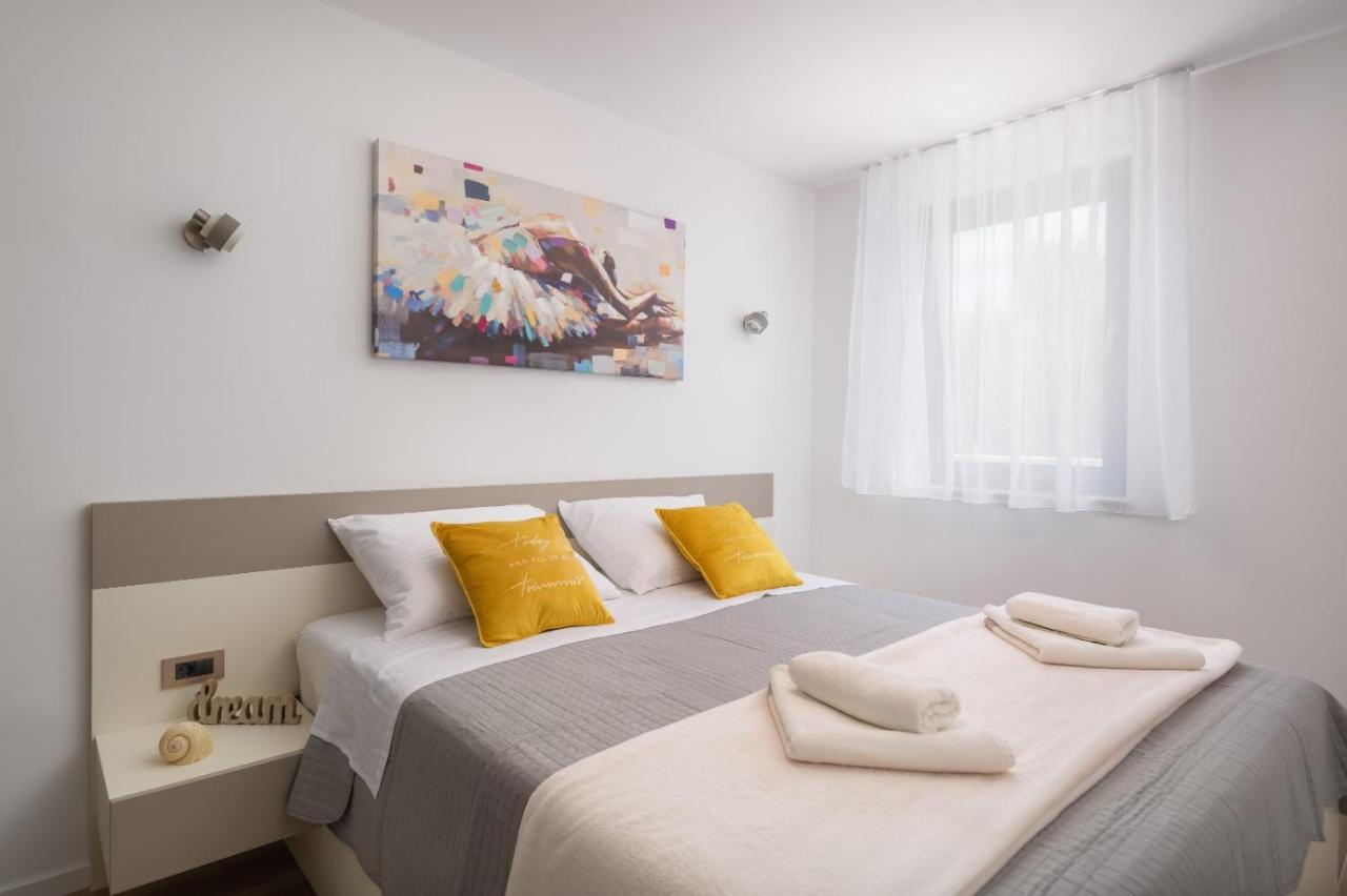 Luxury Apartment Sea Pakoštane Buitenkant foto