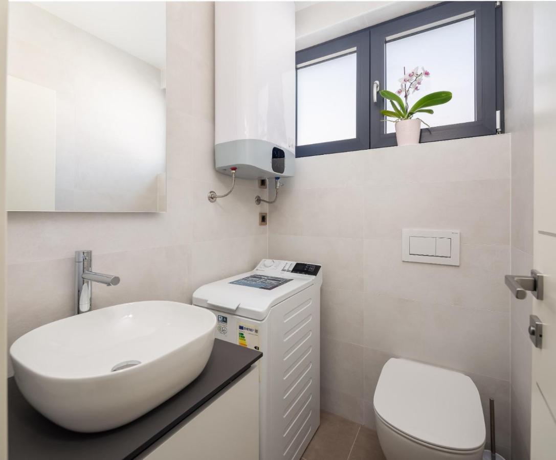 Luxury Apartment Sea Pakoštane Buitenkant foto