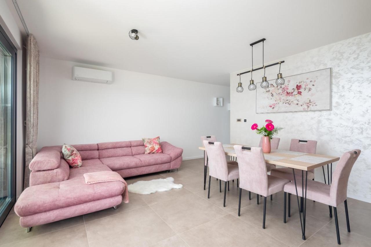 Luxury Apartment Sea Pakoštane Buitenkant foto